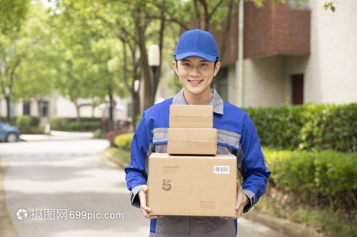 城市脈搏上的奔跑者 解析現(xiàn)代快遞員的派件配送服務(wù)